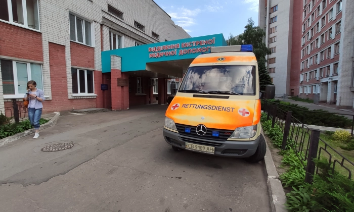 HELP TO DOCTORS AND AMBULANCE